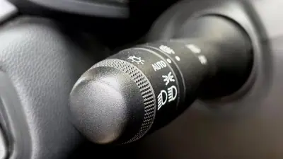 Renault Captur 2023 - 16770 EUR, 70000 km - AUTO.MOTO.pt - 70000km - foto 39 de 47