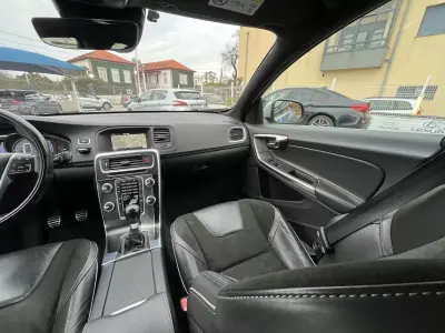 Volvo S60 2015 - 11950 EUR, 225000 km - AUTO.MOTO.pt - 225000km - foto 13 de 53