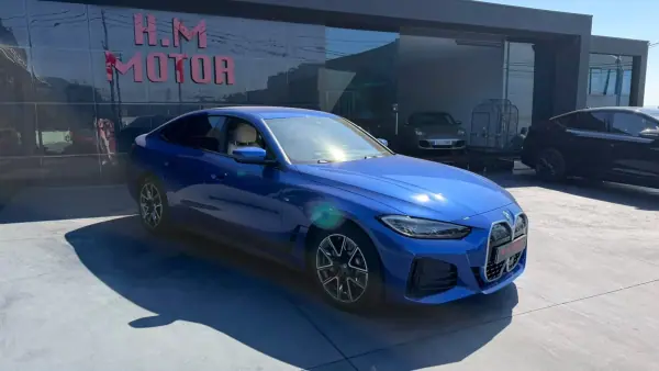 BMW i4 eDrive40 Edição Desportiva M 2023 Elétrico