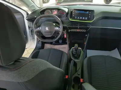 Peugeot 208 2022 - 14200 EUR, 68973 km - 68973km - foto 10 de 18