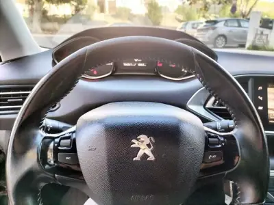 Peugeot 308 SW 2020 - 10990 EUR, 139592 km - AUTO.MOTO.pt - 139592km - foto 21 de 49