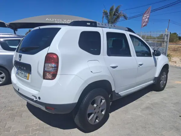 Dacia Duster 2014 - 8950 EUR, 200000 km - AUTO.MOTO.pt - 200000km - foto 6 de 7