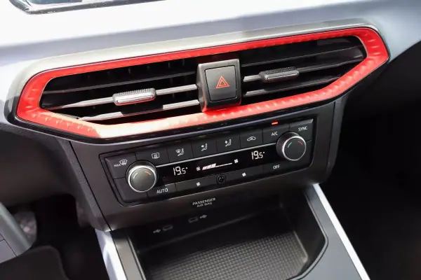 SEAT Arona 2023 - 18390 EUR, 14160 km - AUTO.MOTO.pt - 14160km - foto 31 de 34