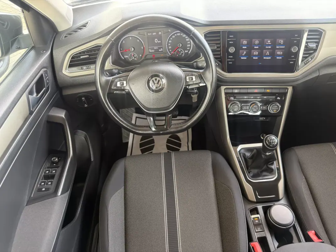 Volkswagen T-Roc 2020 - 19850 EUR, 142560 km - AUTO.MOTO.pt - 142560km - foto 13 de 20