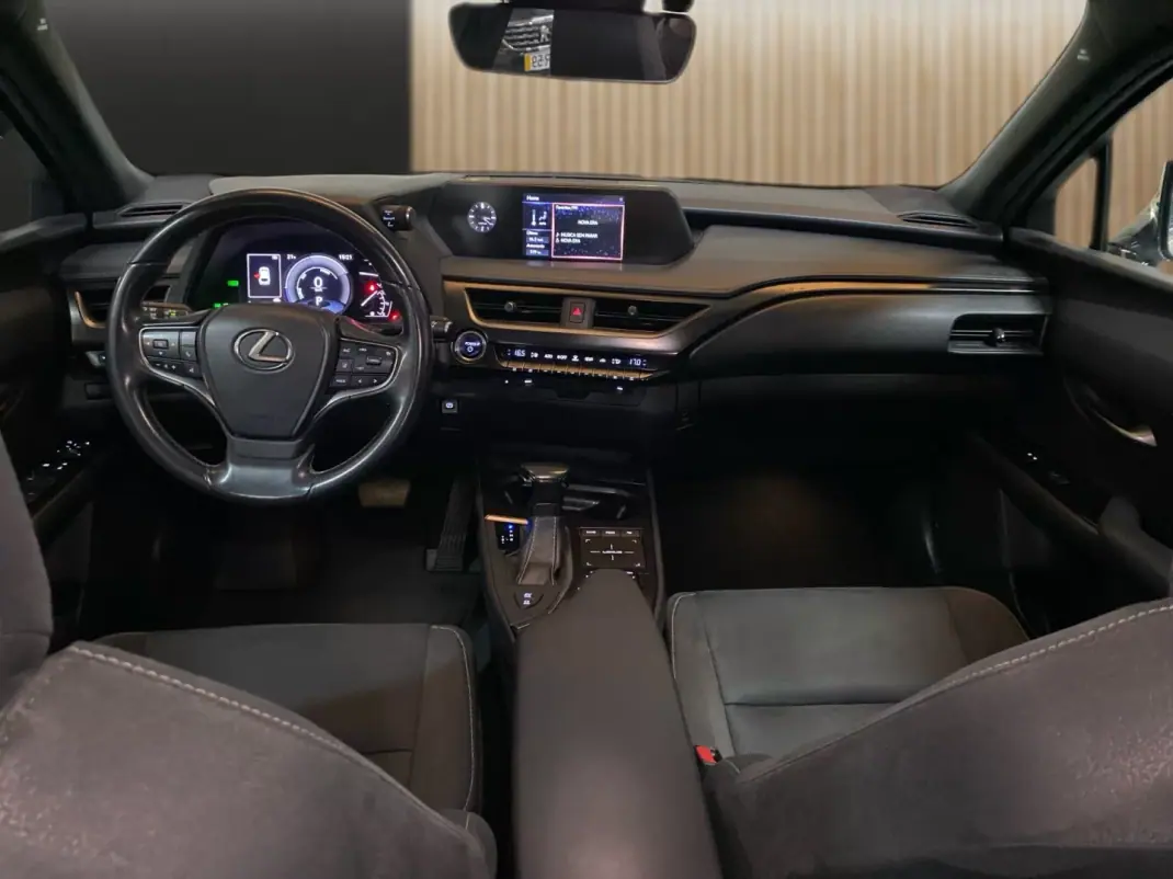 Lexus UX 250h 2021 - 22450 EUR, 142000 km - AUTO.MOTO.pt - 142000km - foto 8 de 20