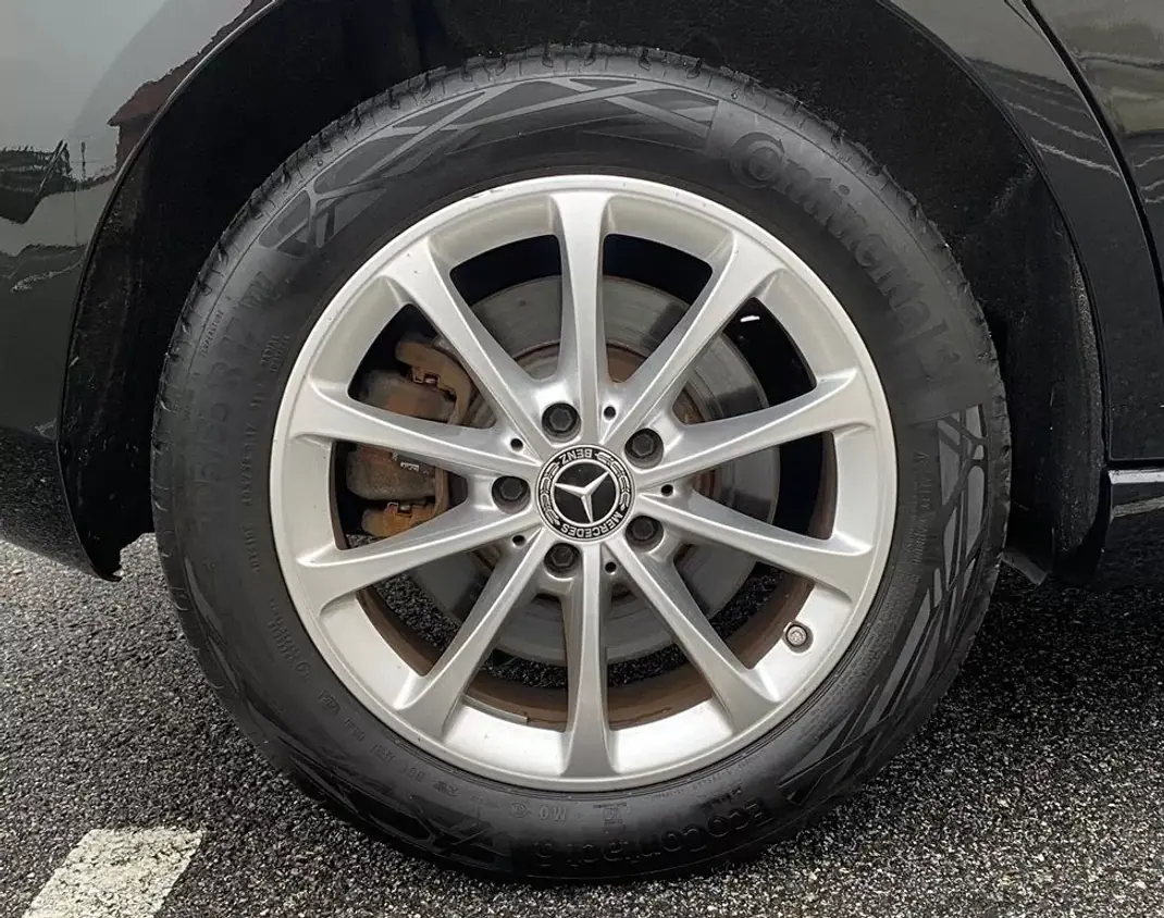 Mercedes-Benz A 250 2021 - 27900 EUR, 106000 km - AUTO.MOTO.pt - 106000km - foto 5 de 21