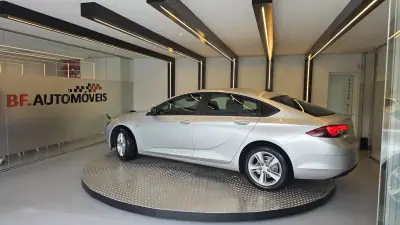 Opel Insignia Grand Sport 2018 - 12900 EUR, 149839 km - AUTO.MOTO.pt - 149839km - foto 3 de 49