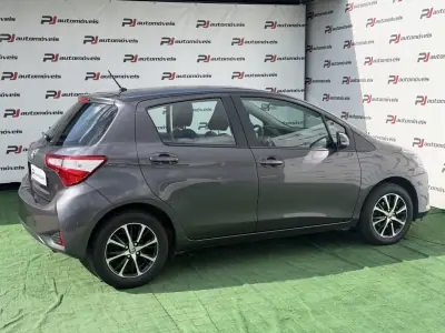 Toyota Yaris 2020 - 12990 EUR, 110000 km - AUTO.MOTO.pt - 110000km - foto 7 de 22