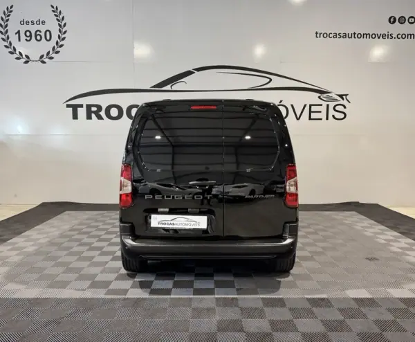 Peugeot Partner 1.5 BlueHDi Standard 2024 - 18900 EUR, 78000 km - AUTO.MOTO.pt - 78000km - foto 4 de 38