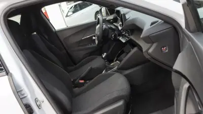 Peugeot 2008 2025 - 20350 EUR, 16875 km - AUTO.MOTO.pt - 16875km - foto 12 de 31