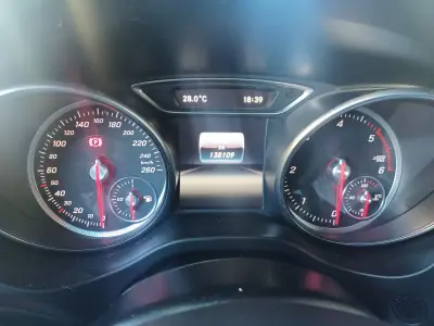 Mercedes-Benz CLA 180 2016 - 16890 EUR, 138109 km - AUTO.MOTO.pt - 138109km - foto 14 de 34