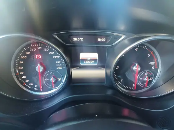 Mercedes-Benz CLA 180 2016 - 16890 EUR, 138109 km - AUTO.MOTO.pt - 138109km - foto 14 de 34