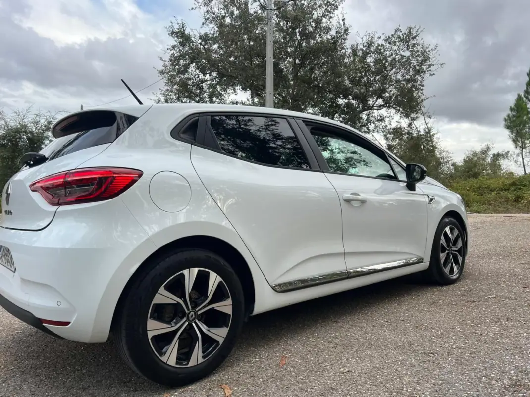 Renault Clio 2021 - 13750 EUR, 170210 km - 170210km - foto 29 de 41