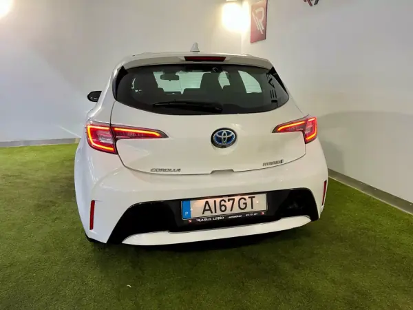 Toyota Corolla 2021 - 19500 EUR, 128000 km - AUTO.MOTO.pt - 128000km - foto 8 de 33