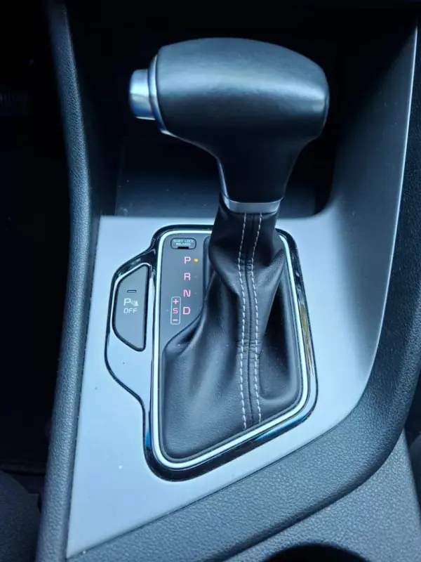 Kia Niro 2019 - 17900 EUR, 74459 km - 74459km - foto 14 de 26