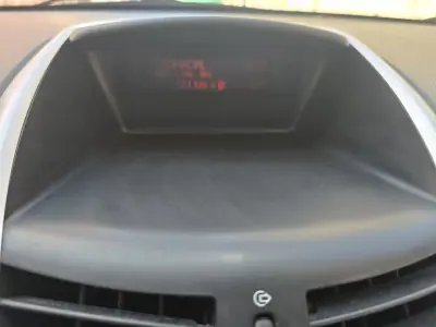 Peugeot 206 2011 - 4000 EUR, 254500 km - AUTO.MOTO.pt - 254500km - foto 14 de 18