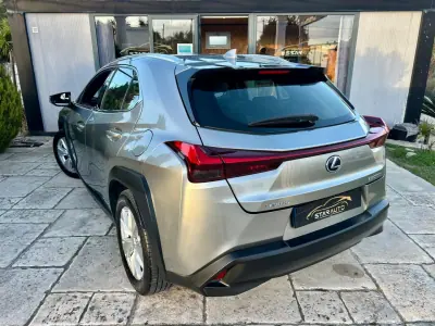 Lexus UX 250h 2021 - 31990 EUR, 54656 km - AUTO.MOTO.pt - 54656km - foto 3 de 16