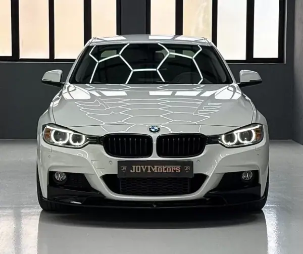 BMW 320 2015 - 18950 EUR, 212712 km - AUTO.MOTO.pt - 212712km - foto 12 de 28