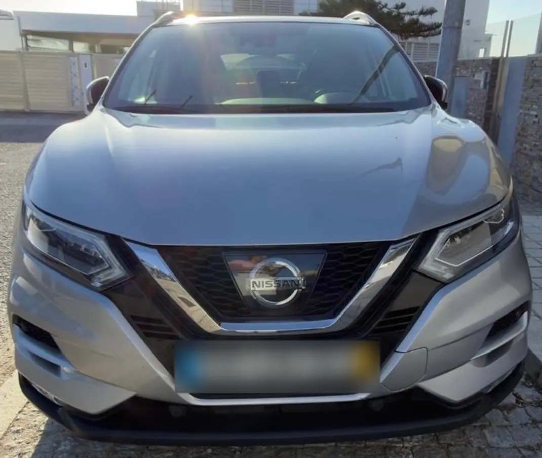 Nissan Qashqai 2018 - 15000 EUR, 139500 km - AUTO.MOTO.pt - 139500km - foto 1 de 9