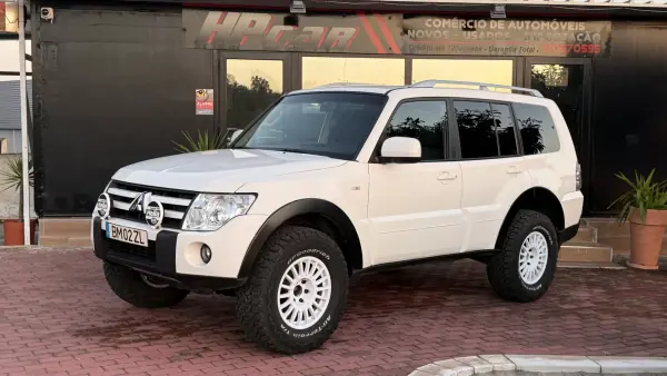 Mitsubishi Pajero 2010 - 29990 EUR, 215000 km - AUTO.MOTO.pt - 215000km - foto 4 de 38