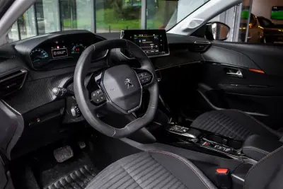 Peugeot e-208 2023 - 17800 EUR, 18457 km - AUTO.MOTO.pt - 18457km - foto 25 de 41