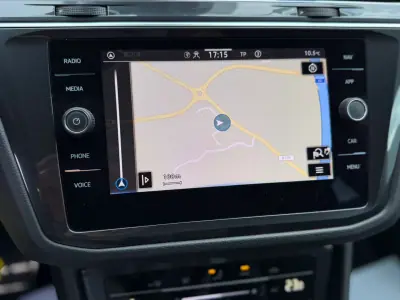 Volkswagen Tiguan 2022 - 33900 EUR, 71516 km - AUTO.MOTO.pt - 71516km - foto 12 de 21