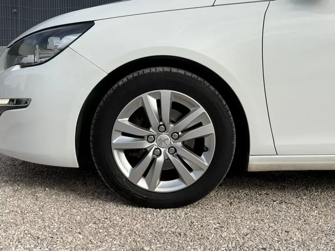 Peugeot 308 SW 2014 - 8950 EUR, 160000 km - AUTO.MOTO.pt - 160000km - foto 21 de 25