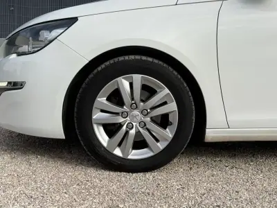 Peugeot 308 SW 2014 - 8950 EUR, 160000 km - AUTO.MOTO.pt - 160000km - foto 21 de 25