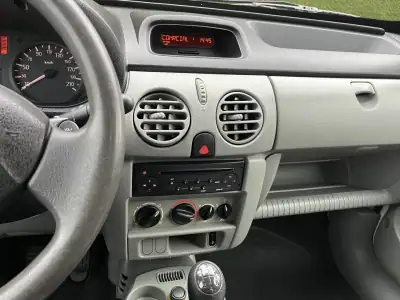 Renault Kangoo 1.5dCi 85cv 2006 - 4200 EUR, 225000 km - AUTO.MOTO.pt - 225000km - foto 15 de 15