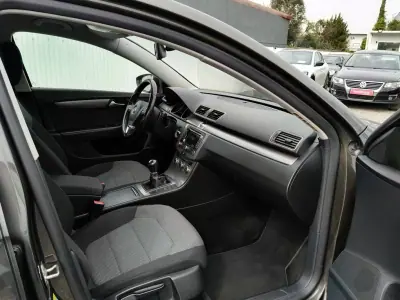 Volkswagen Passat 2012 - 8490 EUR, 296803 km - AUTO.MOTO.pt - 296803km - foto 2 de 27