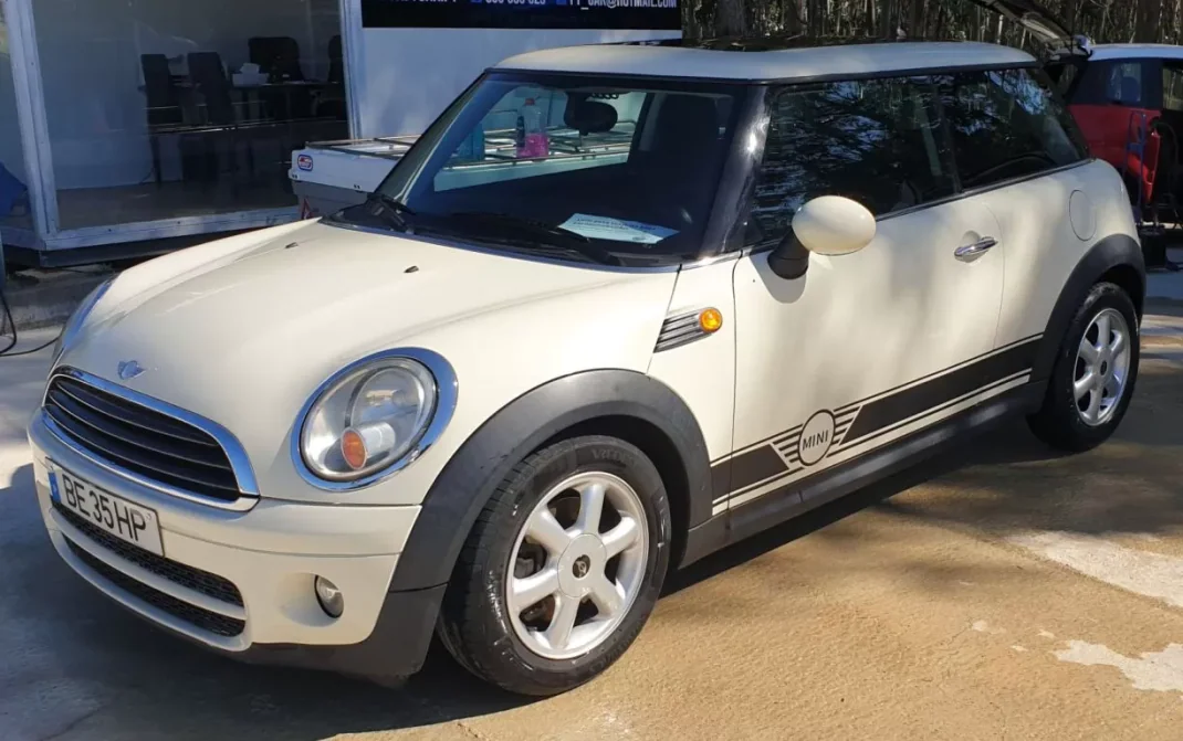 MINI One 2010 - 6990 EUR, 299000 km - AUTO.MOTO.pt - 299000km - foto 1 de 35