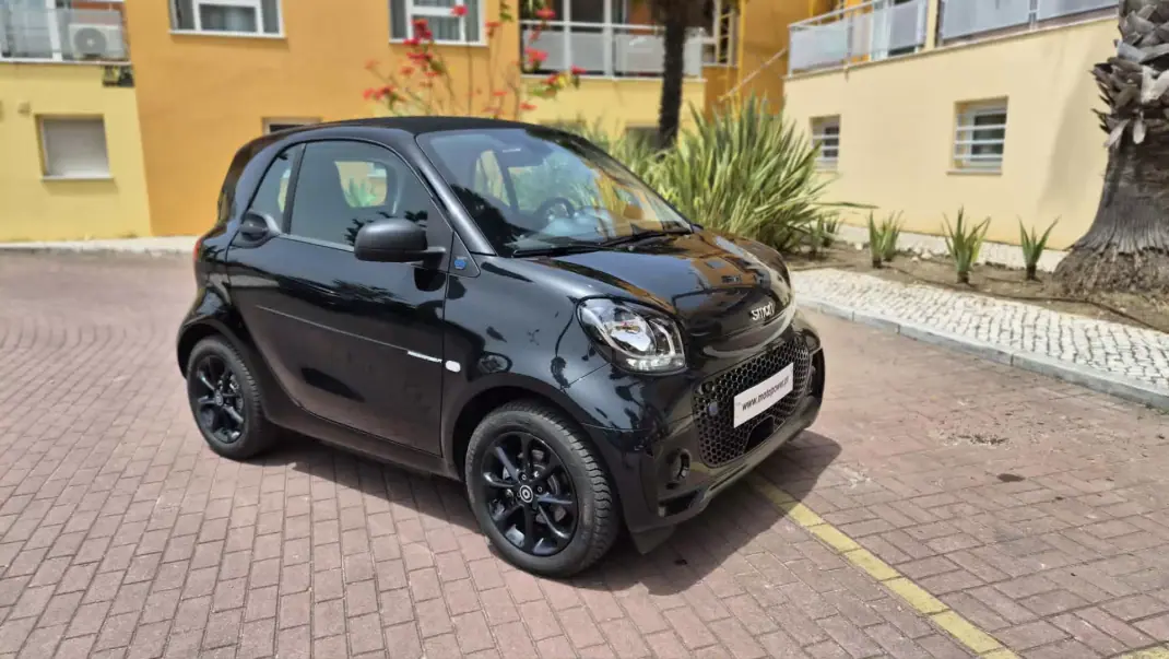 Smart ForTwo Coupé 2023 - 13280 EUR, 15000 km - AUTO.MOTO.pt - 15000km - foto 11 de 11