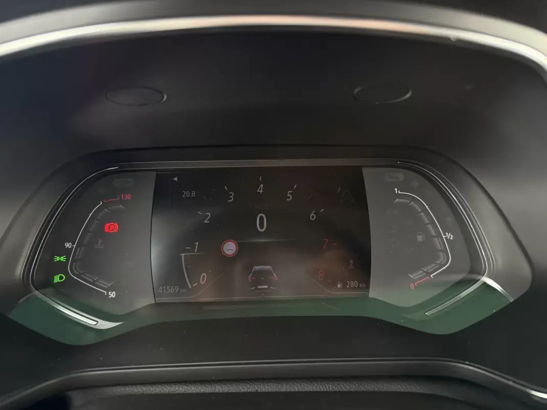 Renault Captur 2021 - 19900 EUR, 41569 km - AUTO.MOTO.pt - 41569km - foto 18 de 22