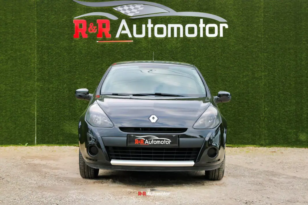 Renault Clio 2009 - 5750 EUR, 197000 km - AUTO.MOTO.pt - 197000km - foto 4 de 16