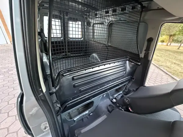 Opel COMBO 2011 - 8965 EUR, 85000 km - AUTO.MOTO.pt - 85000km - foto 30 de 33