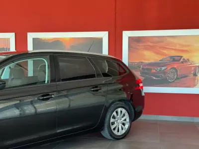 Peugeot 308 SW 2018 - 13500 EUR, 49820 km - AUTO.MOTO.pt - 49820km - foto 3 de 18