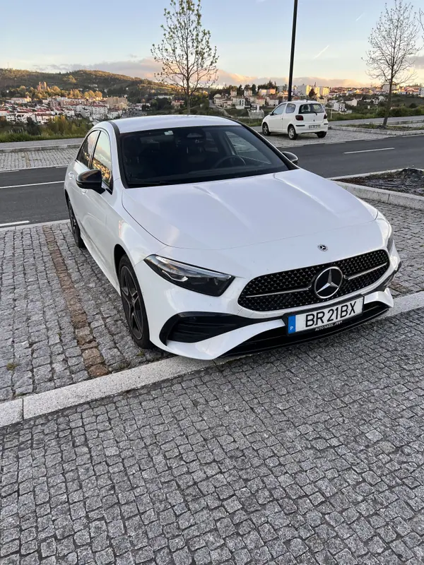 Mercedes-Benz A 250 e 2024 Híbrido Plug-In