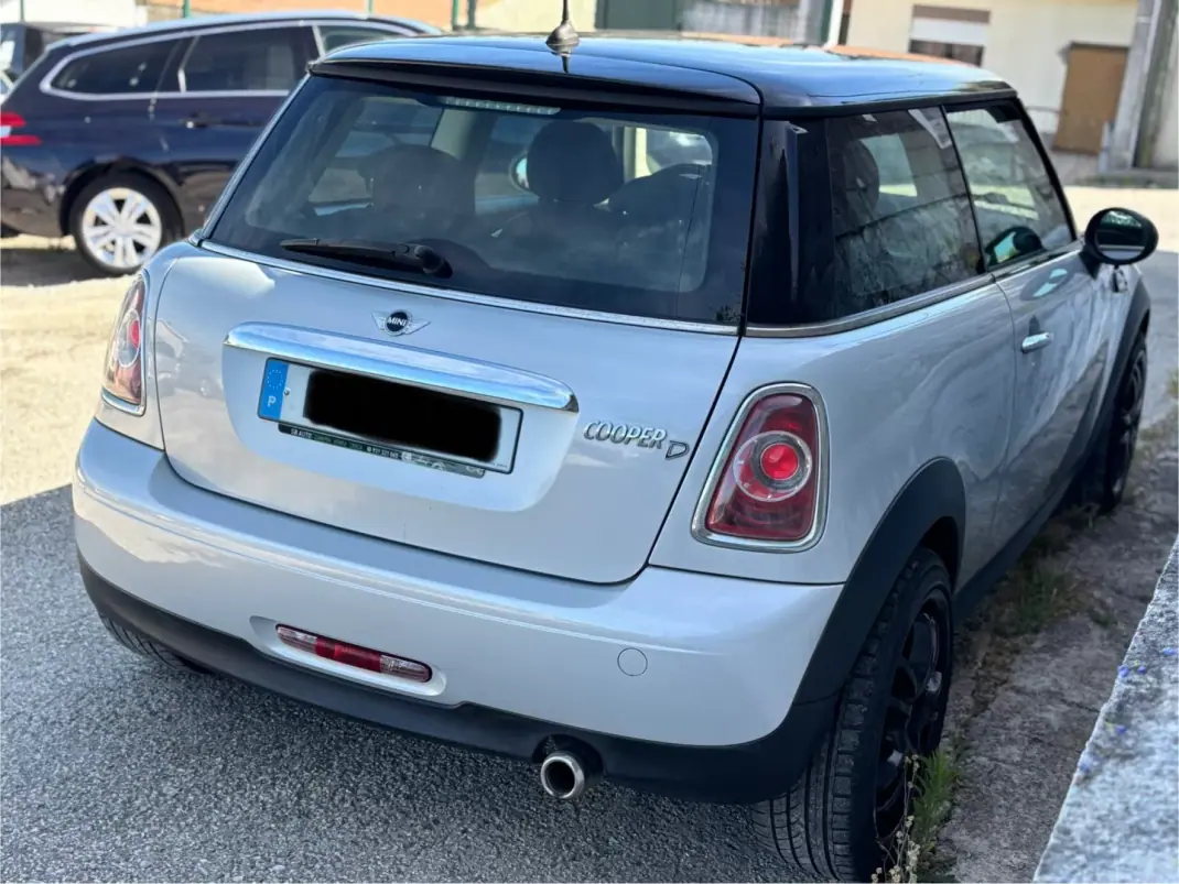 MINI Cooper 2010 - 7000 EUR, 208000 km - 208000km - foto 6 de 11