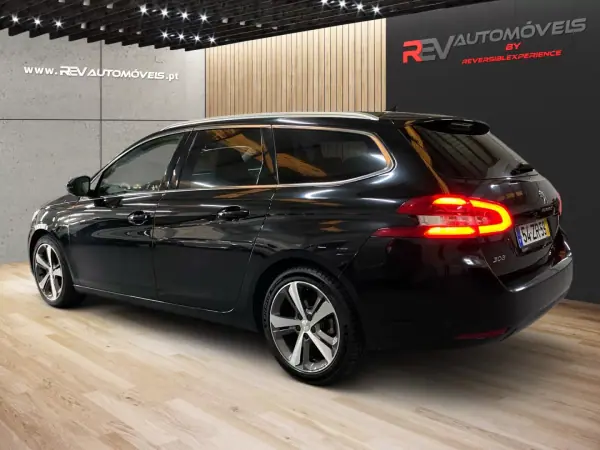 Peugeot 308 SW 2019 - 12450 EUR, 65800 km - AUTO.MOTO.pt - 65800km - foto 4 de 19