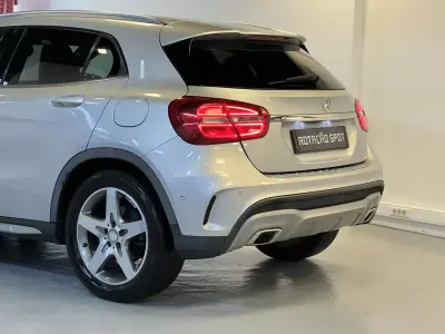 Mercedes-Benz GLA 200 2015 - 21990 EUR, 120000 km - AUTO.MOTO.pt - 120000km - foto 11 de 33