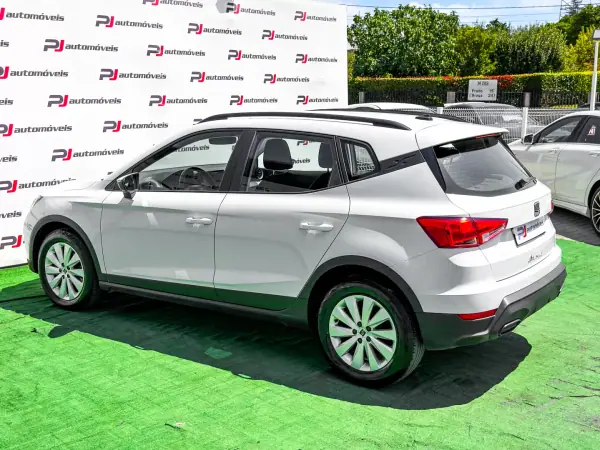 SEAT Arona 2021 - 15500 EUR, 68935 km - AUTO.MOTO.pt - 68935km - foto 9 de 21