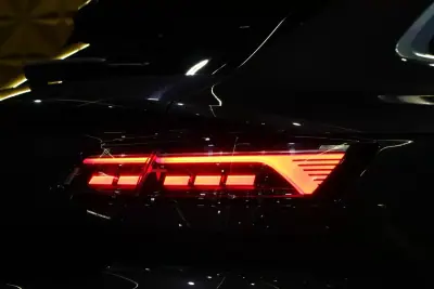 Volkswagen Arteon 2021 - 25400 EUR, 209040 km - AUTO.MOTO.pt - 209040km - foto 11 de 40