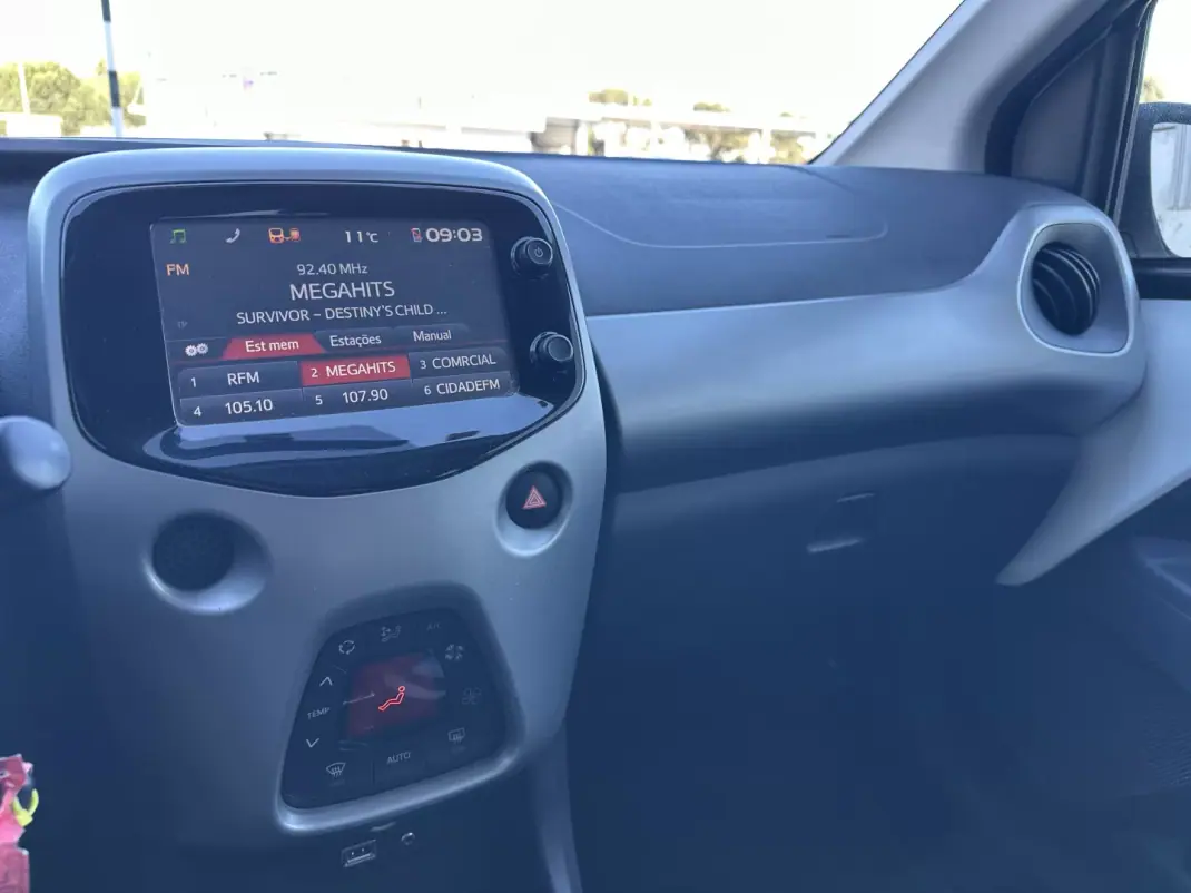 Toyota Aygo 2018 - 12990 EUR, 88303 km - AUTO.MOTO.pt - 88303km - foto 16 de 17