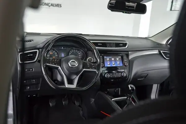 Nissan Qashqai 2018 - 19450 EUR, 106000 km - AUTO.MOTO.pt - 106000km - foto 11 de 28