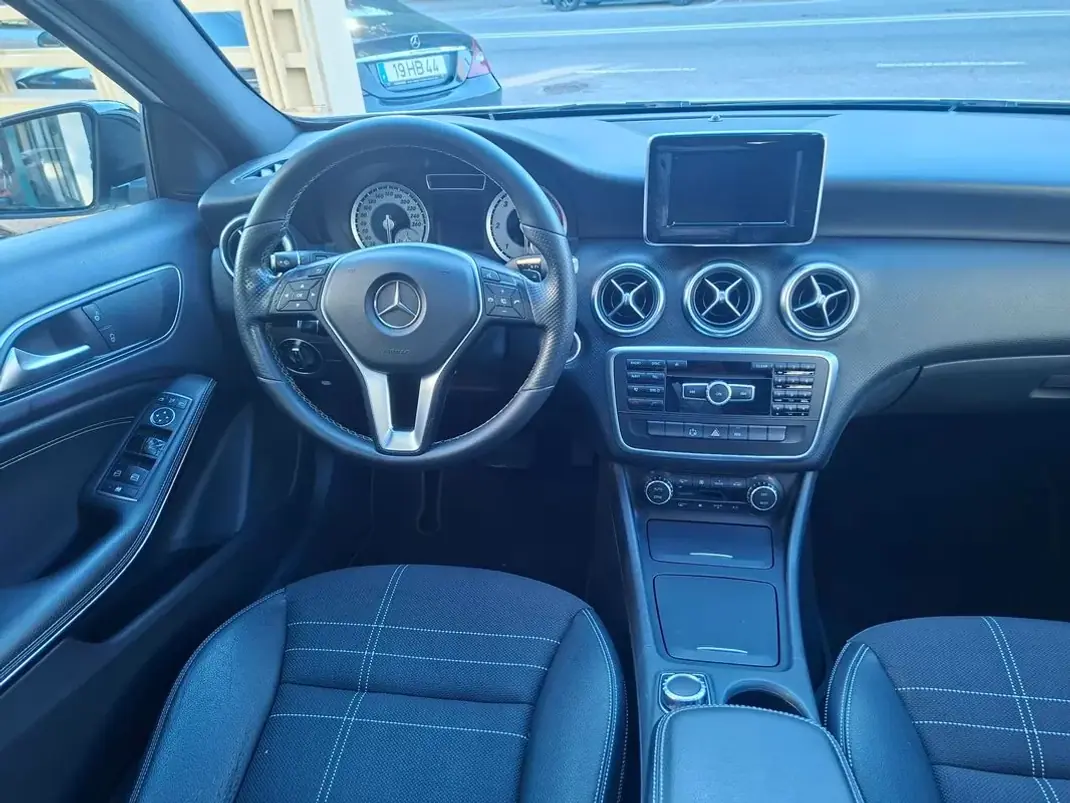 Mercedes-Benz A 200 2014 - 15900 EUR, 212000 km - 212000km - foto 27 de 32
