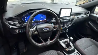 Ford Kuga 2022 - 17900 EUR, 76500 km - AUTO.MOTO.pt - 76500km - foto 9 de 12