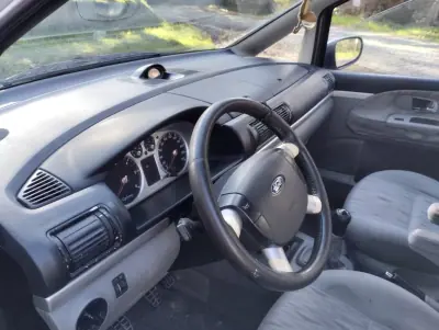 Ford Galaxy 2001 - 3250 EUR, 360000 km - AUTO.MOTO.pt - 360000km - foto 13 de 17
