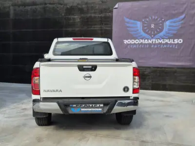 Nissan Navara 2017 - 20500 EUR, 215000 km - foto 5 de 22