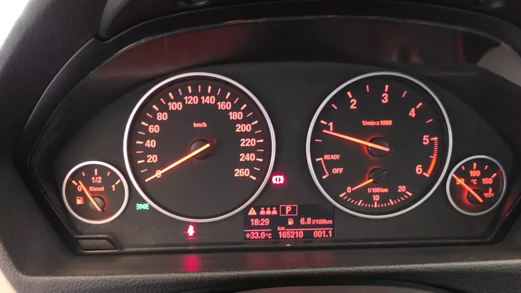 BMW 318 2017 - 17900 EUR, 165210 km - 165210km - foto 38 de 55