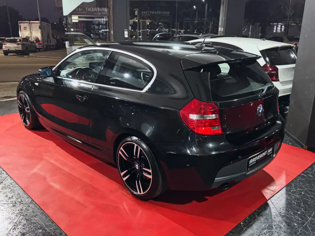 BMW 118 2009 - 12900 EUR, 220642 km - 220642km - foto 4 de 15